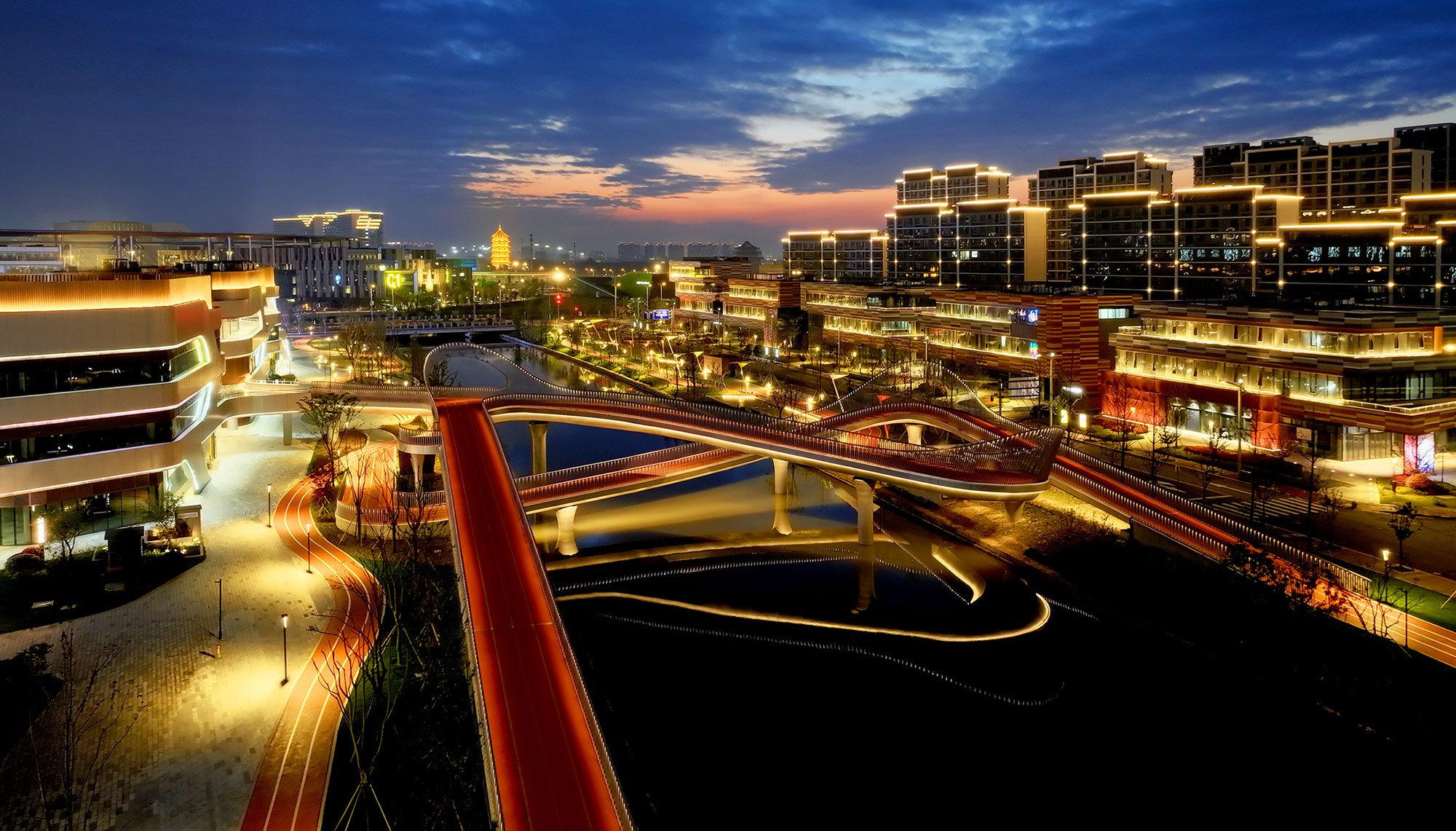 江蘇太倉大學商業街無止橋 